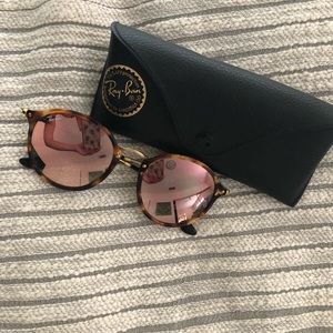 ⬇️ PRICE DROP Pink Ray Ban Round Fleck Sunglasses